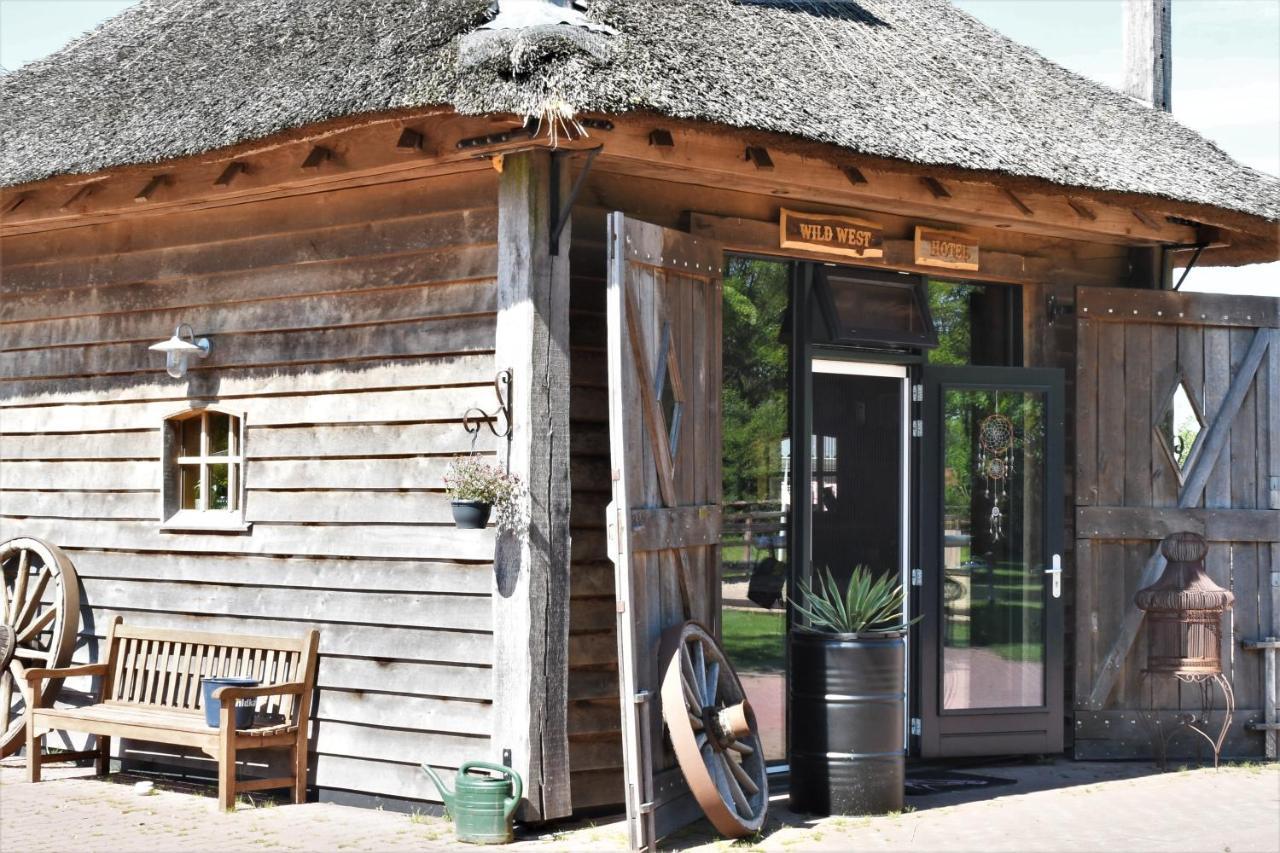 Wildwestruurlo Villa Exterior photo